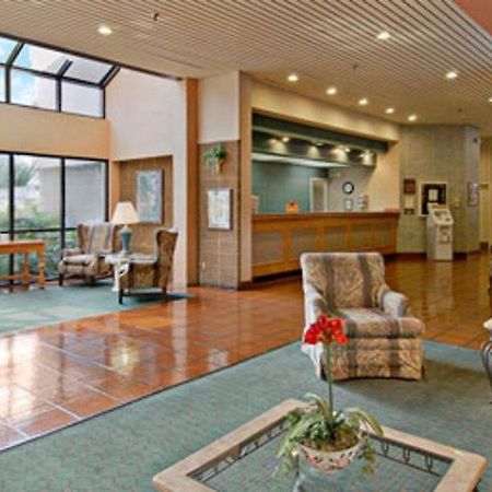 Ramada Columbia/Fort Jackson Area Interior foto